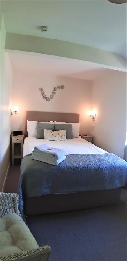 Mary'S Court Guest House - Mairlys Бетс-и-код Екстериор снимка